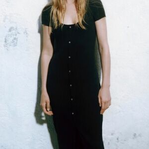 Ribbed Dress with buttons